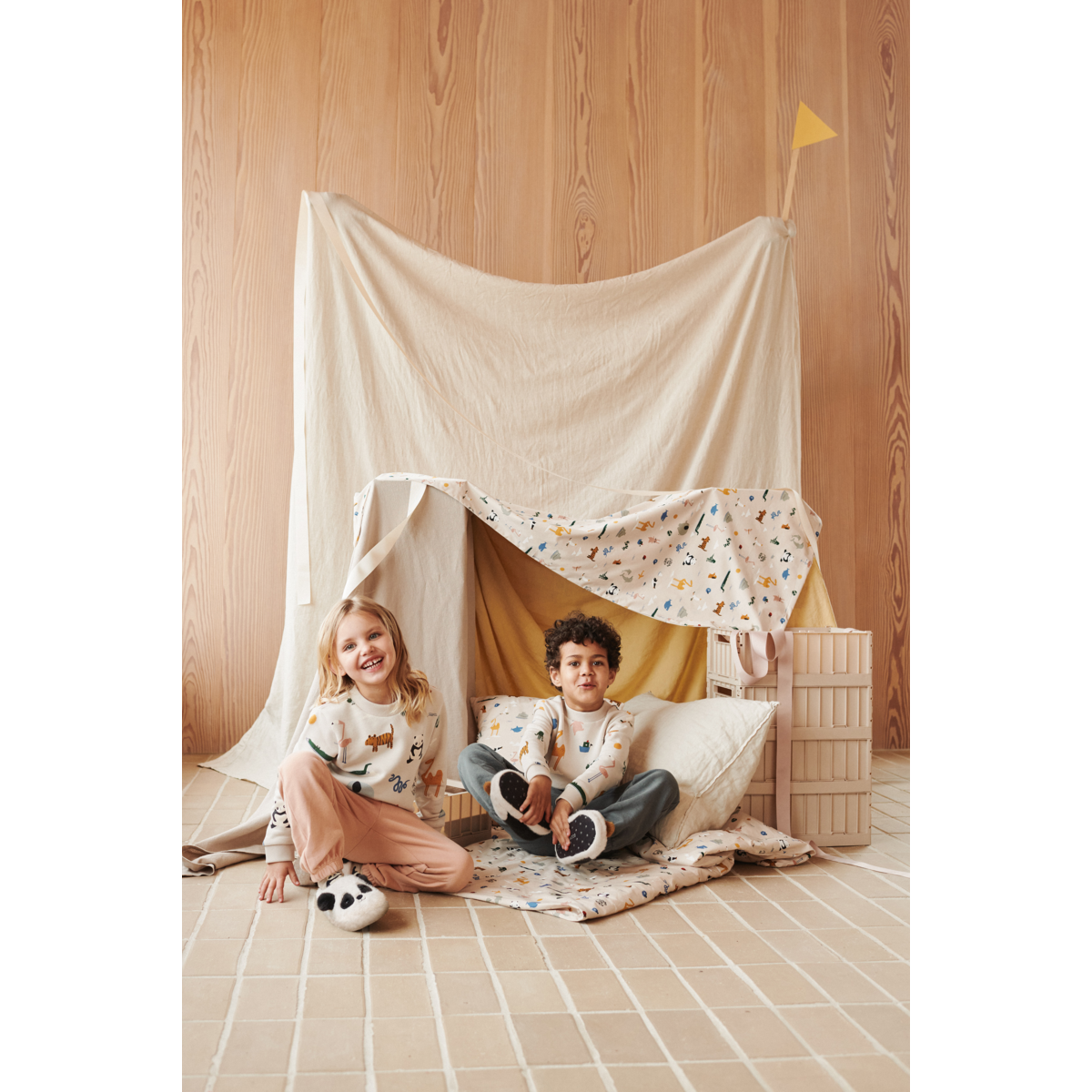 Aviaja Bär Hausschuhe Größe 26/27